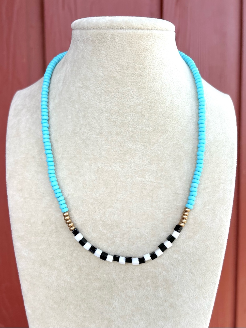 Blue beaded necklace - Picture 3 of 5